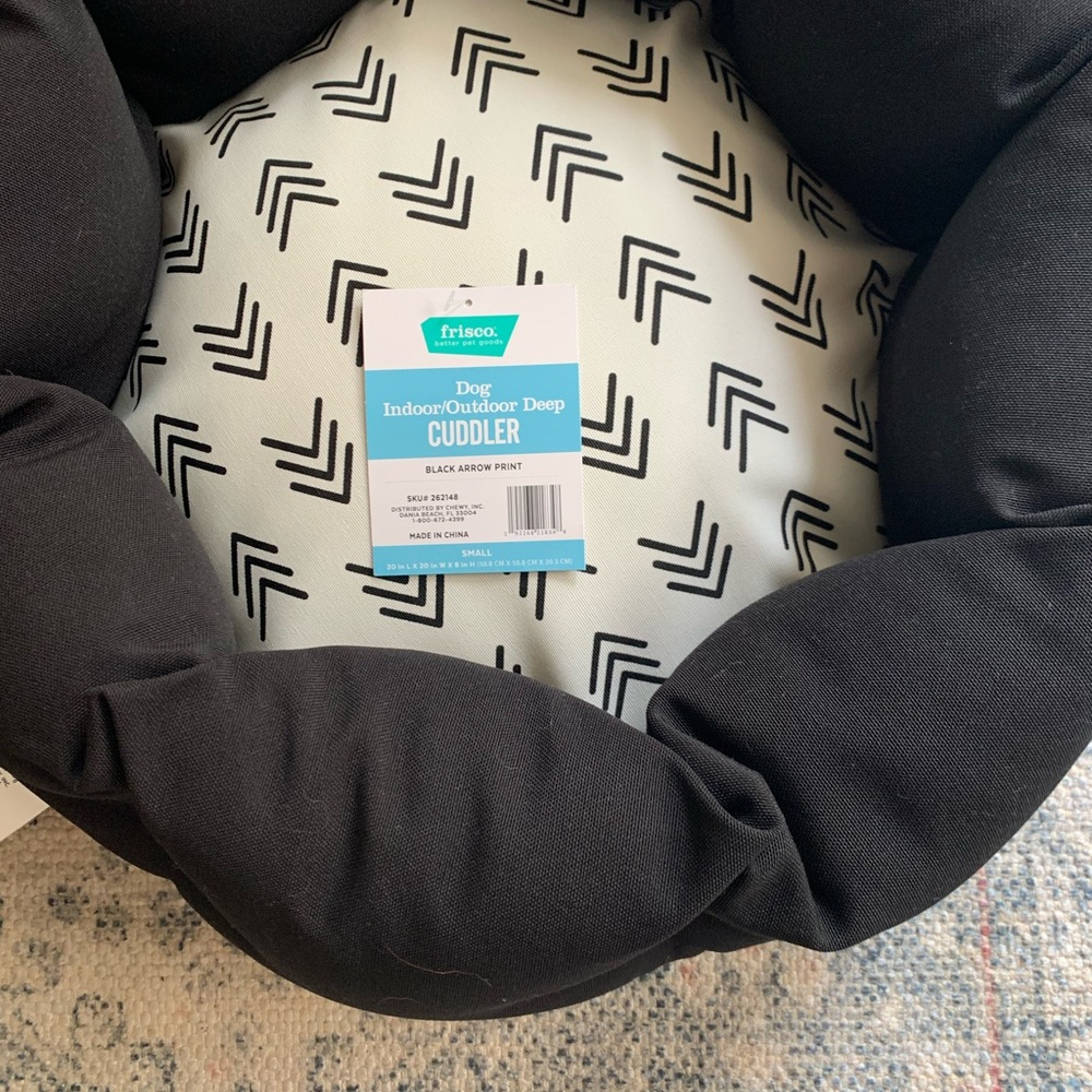 Frisco Black and White Dog Cuddler